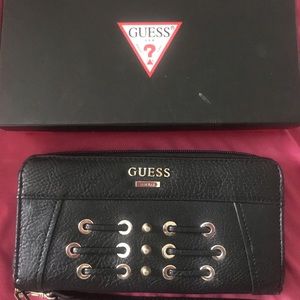 Guess Clutch new